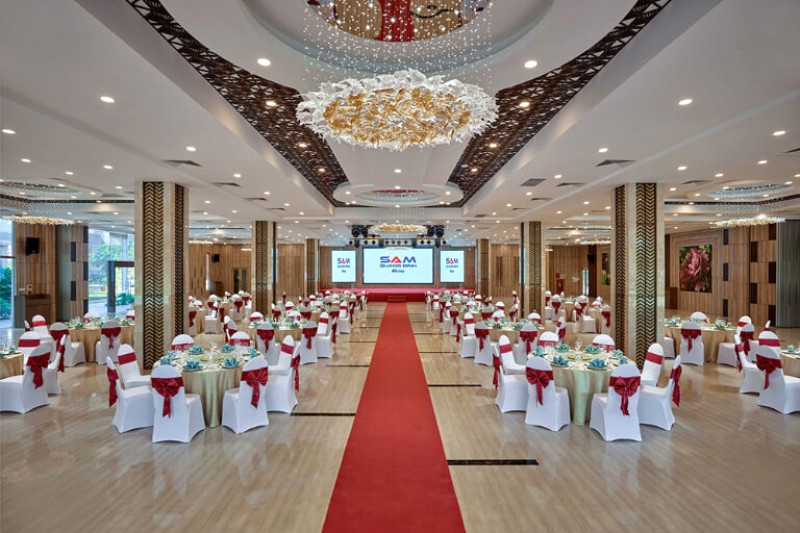 Trung tâm hội nghị và tiệc cưới