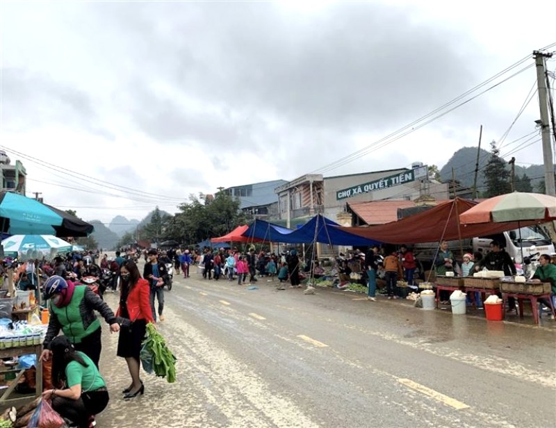 Chợ Quyết Tiến (1000m2) ở xã Quyết Tiến, Quản Bạ, Hà Giang.
