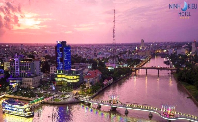 Khách sạn tráng lệ Cần Thơ.